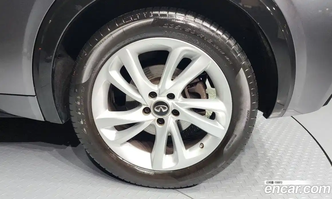 Infiniti Q30 2019 2.0 Автомат в Москве № 244795, фото 7