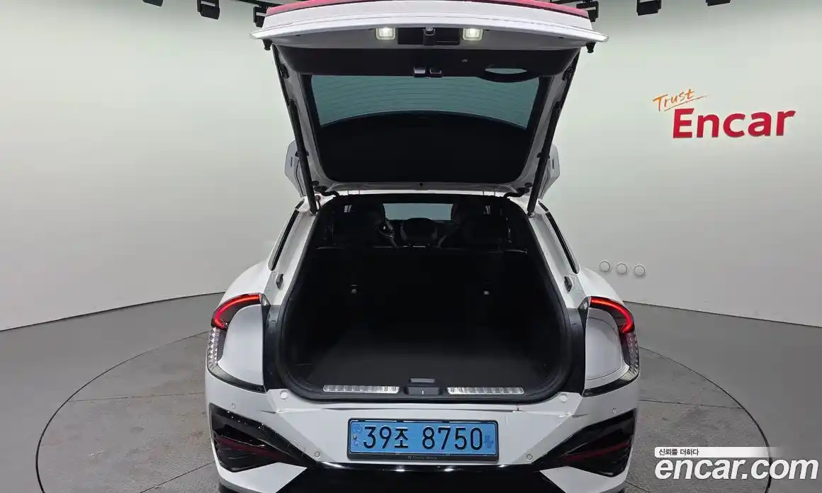 Kia EV6 2025 0.1 Автомат в Москве № 248250, фото 8