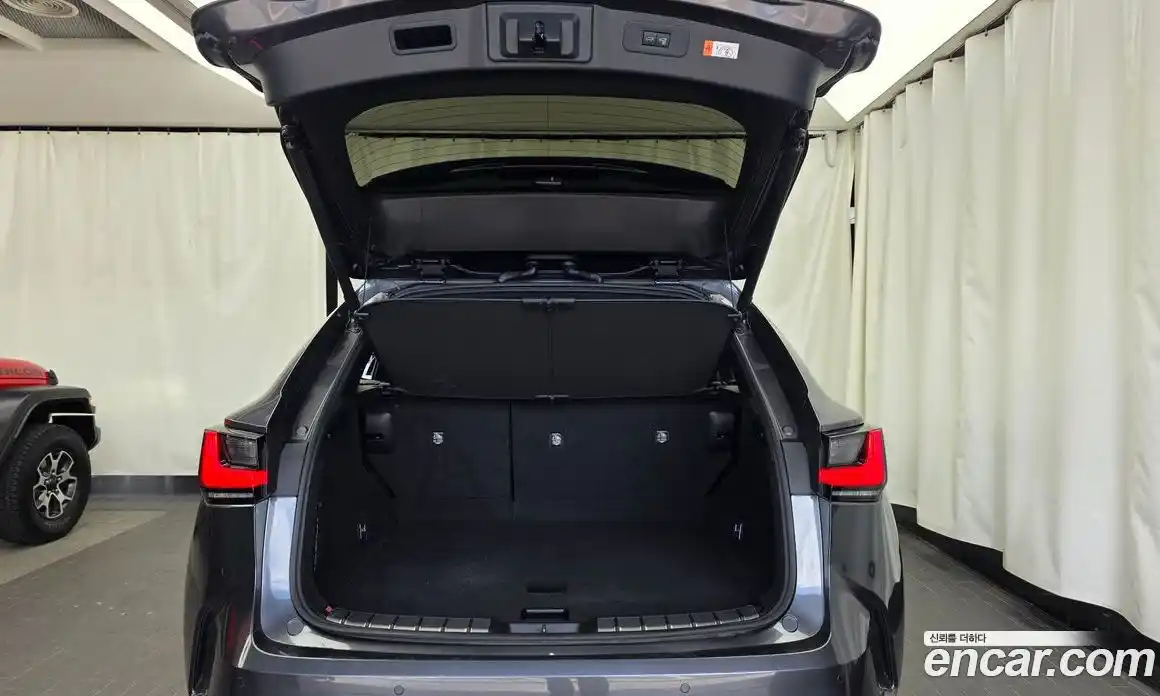 Lexus NX 2025 2.5 Автомат в Москве № 254046, фото 3