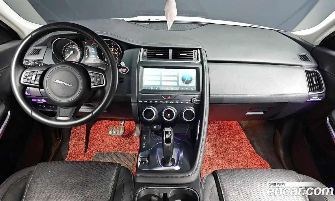 Jaguar E-Pace 2019 2.0 Автомат в Москве № 256083, фото 15