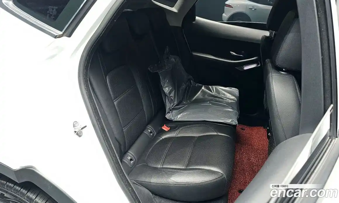 Jaguar E-Pace 2019 2.0 Автомат в Москве № 256083, фото 16