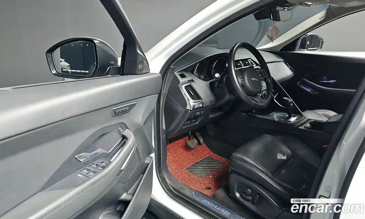 Jaguar E-Pace 2019 2.0 Автомат в Москве № 256083, фото 19