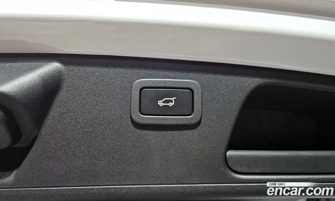 Jaguar E-Pace 2019 2.0 Автомат в Москве № 256083, фото 6