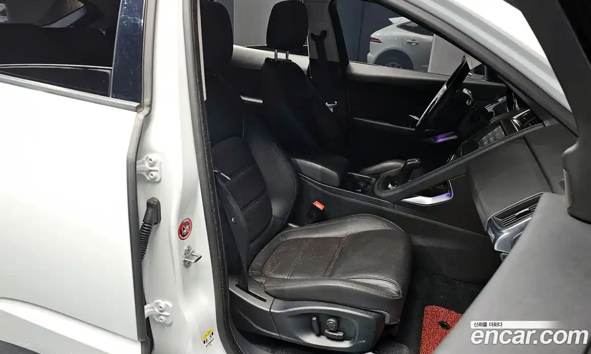 Jaguar E-Pace 2019 2.0 Автомат в Москве № 256083, фото 10