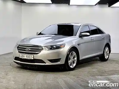 Ford Taurus, 2015