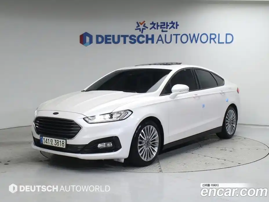 Ford Mondeo 2019 2.0 Автомат в Москве № 330816, фото 1