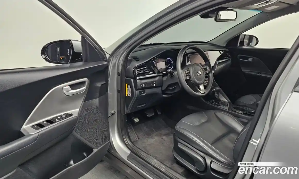 Kia Niro 2021 1.6 Автомат в Москве № 337773, фото 14