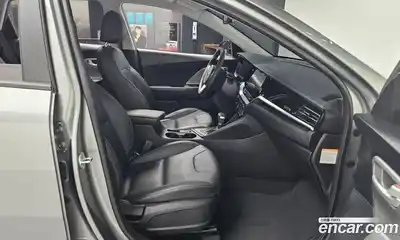 Kia Niro 2021 1.6 Автомат в Москве № 337773, миниатюра 2