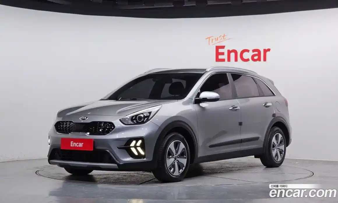 Kia Niro 2021 1.6 Автомат в Москве № 337773, фото 9
