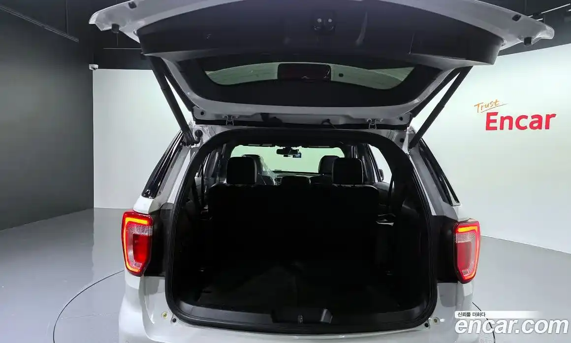 Ford Explorer 2017 2.3 Автомат в Москве № 362264, фото 20