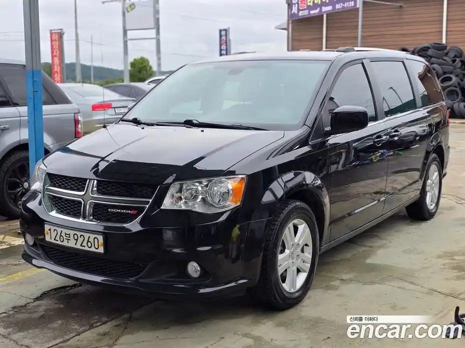 Dodge Grand Caravan 2019 3.6 Автомат в Москве № 384757, фото 1