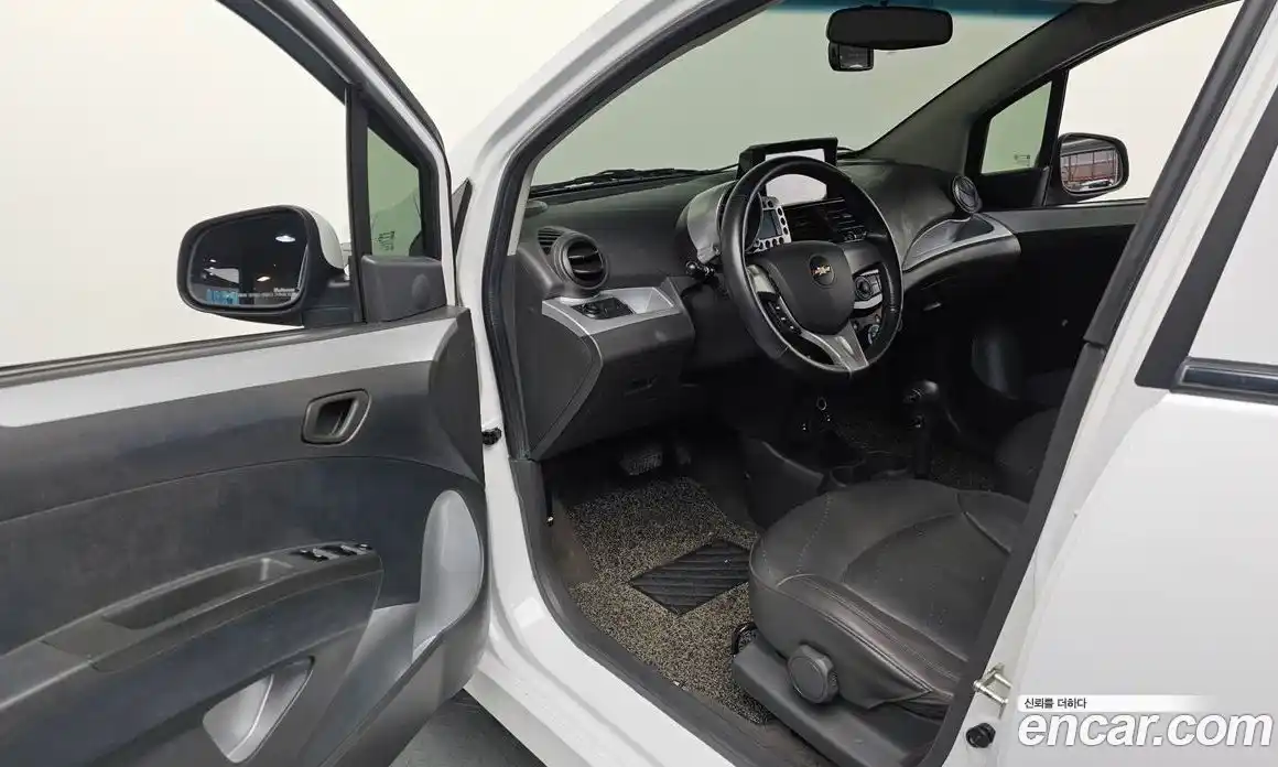 Chevrolet Spark 2013 1.0 Автомат в Москве № 390069, фото 10