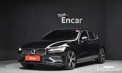 Volvo S60, 2022