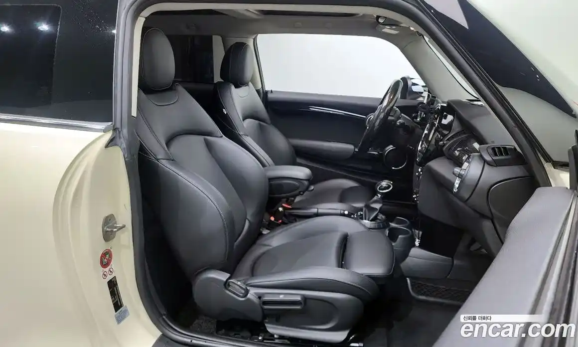 Mini Cooper 2016 2.0 Автомат в Москве № 396329, фото 11