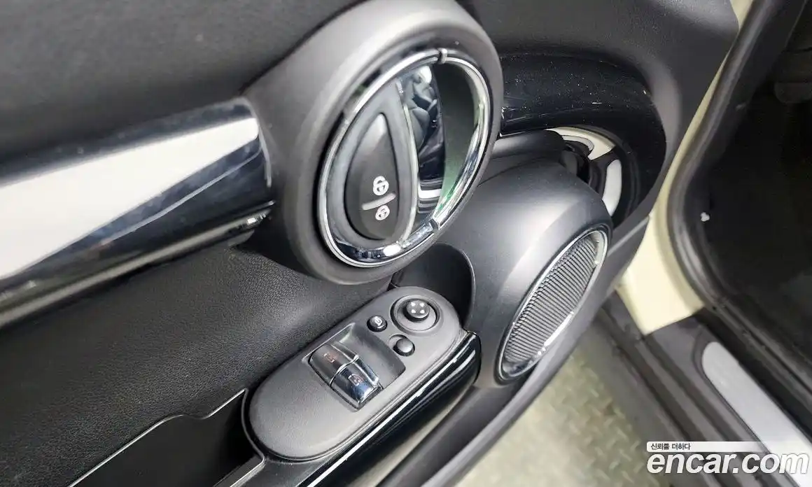 Mini Cooper 2016 2.0 Автомат в Москве № 396329, фото 12