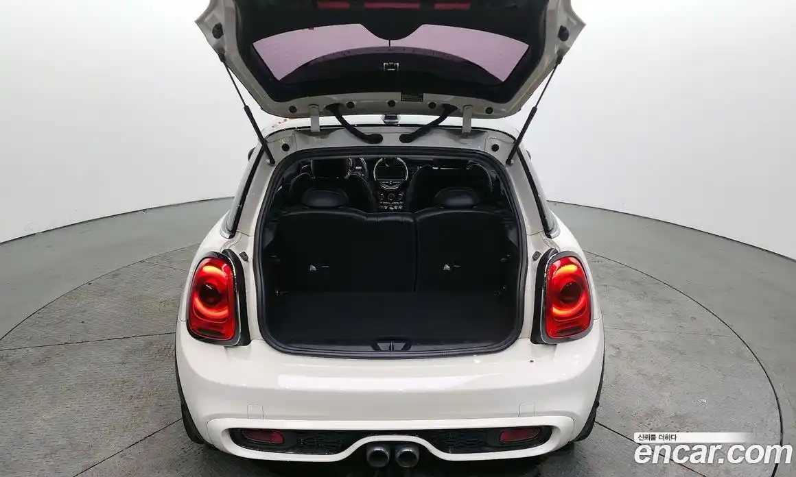 Mini Cooper 2016 2.0 Автомат в Москве № 396329, фото 20