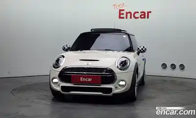 Mini Cooper 2016 2.0 Автомат в Москве № 396329, миниатюра 3