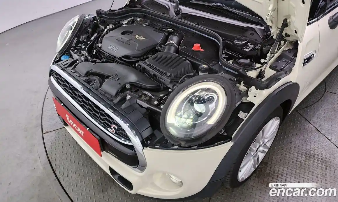 Mini Cooper 2016 2.0 Автомат в Москве № 396329, фото 6