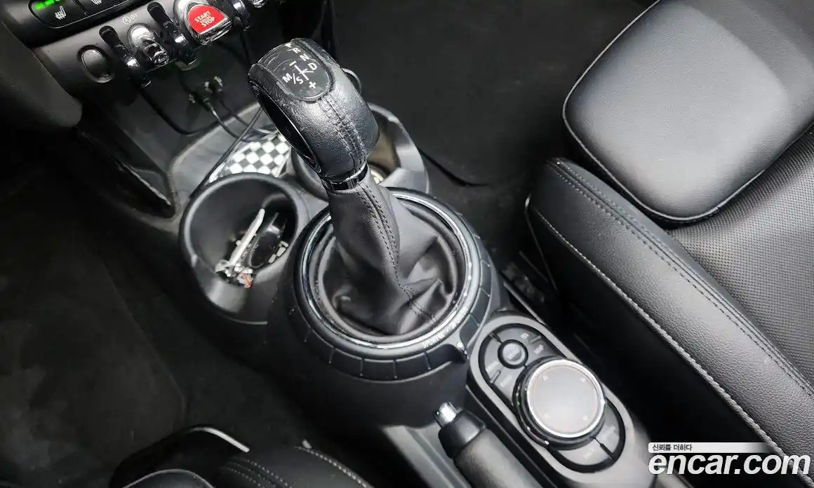 Mini Cooper 2016 2.0 Автомат в Москве № 396329, фото 9