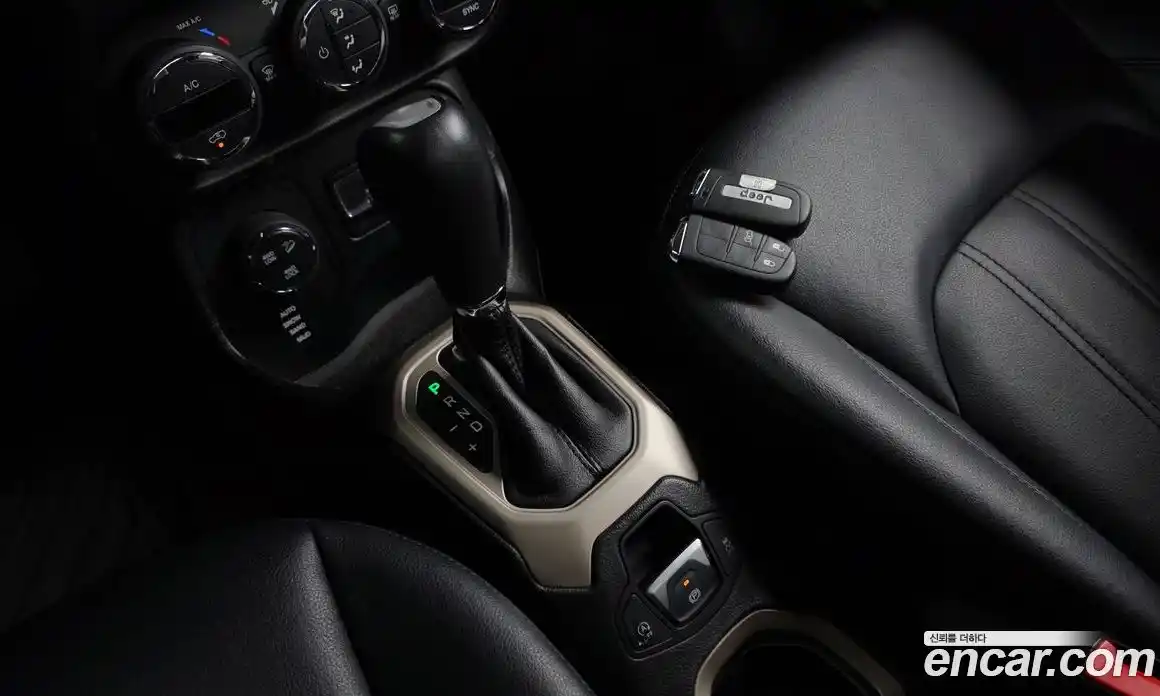 Jeep Renegade 2016 2.0 Автомат в Москве № 401979, фото 9