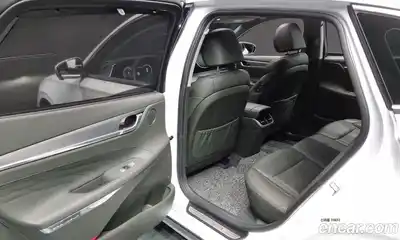 Hyundai Grandeur 2022 2.5 Автомат в Москве № 49849, миниатюра 5