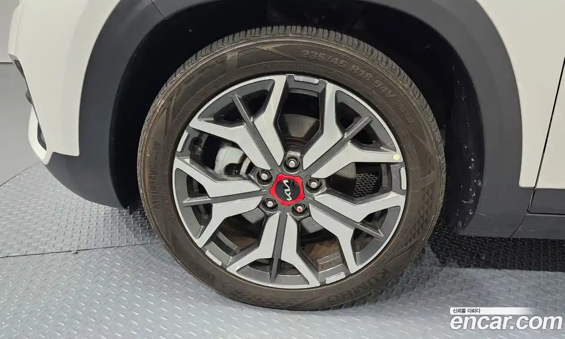 Kia Seltos 2023 1.6 Автомат в Москве № 55294, фото 18