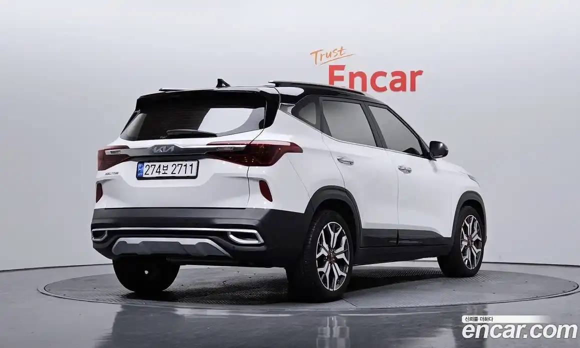 Kia Seltos 2023 1.6 Автомат в Москве № 55294, фото 3