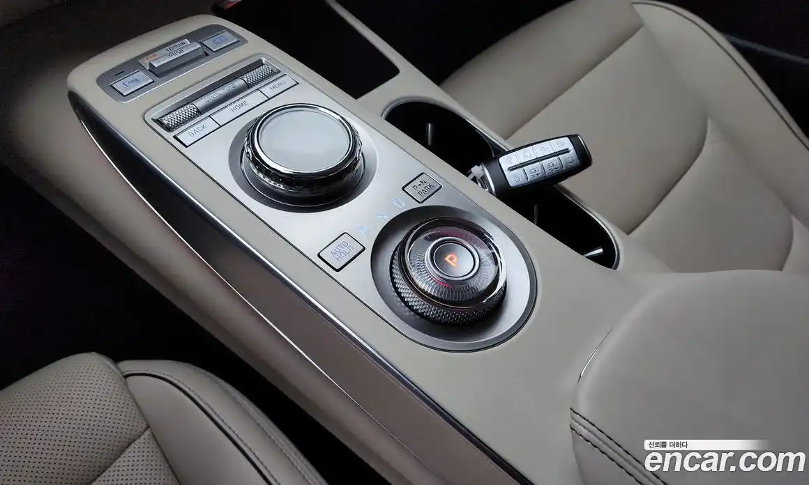 Genesis GV70 2023 2.5 Автомат в Москве № 57239, фото 3