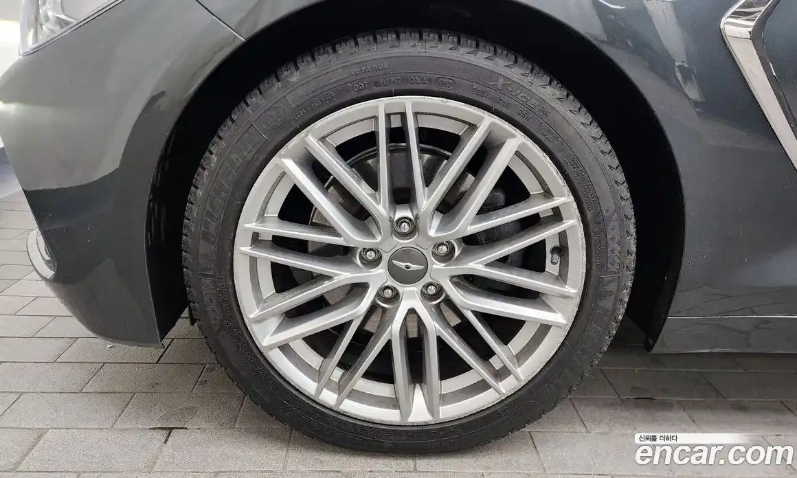 Genesis G70 2019 2.0 Автомат в Москве № 80962, фото 1