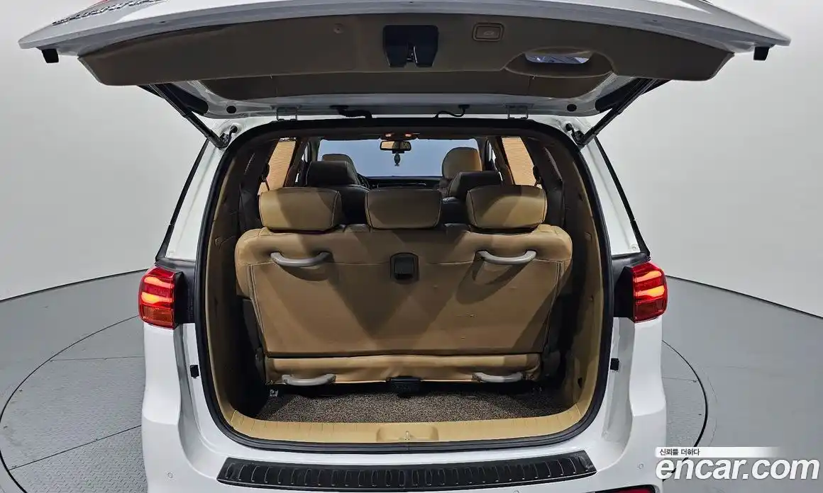 Kia Canival 2020 3.3 Автомат в Москве № 101223, фото 11