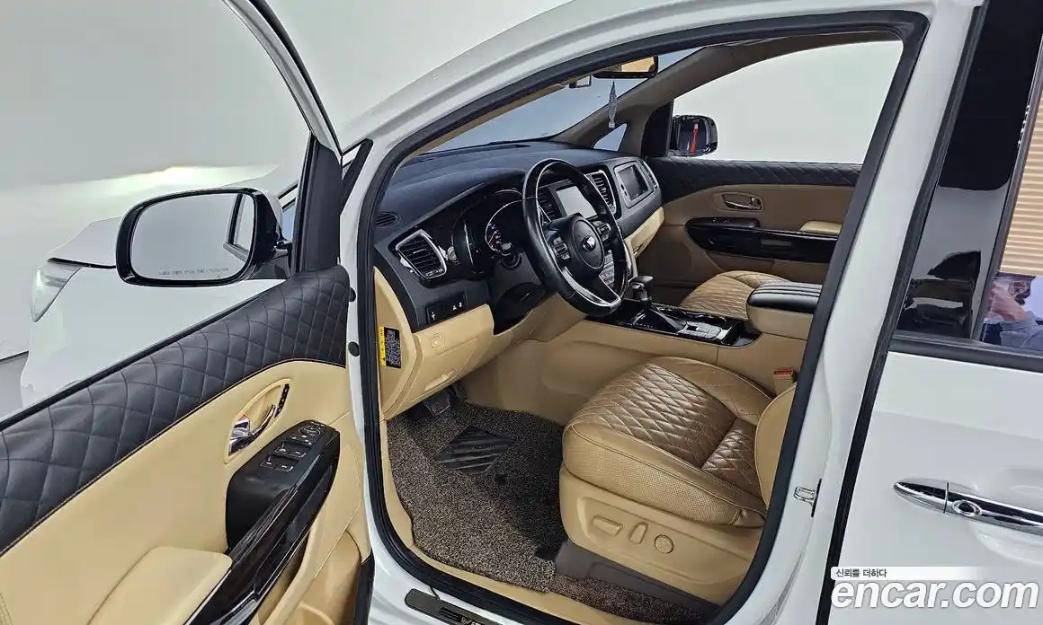 Kia Canival 2020 3.3 Автомат в Москве № 101223, фото 19