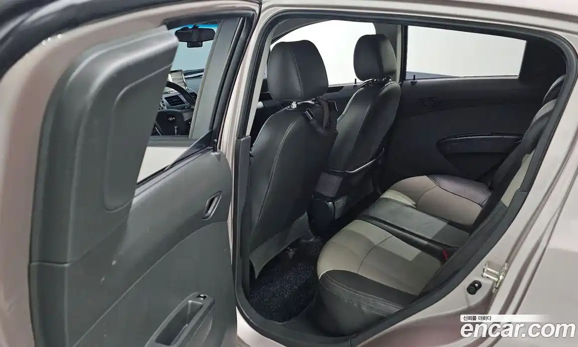 Chevrolet Spark 2012 1.0 Автомат в Москве № 104545, фото 13