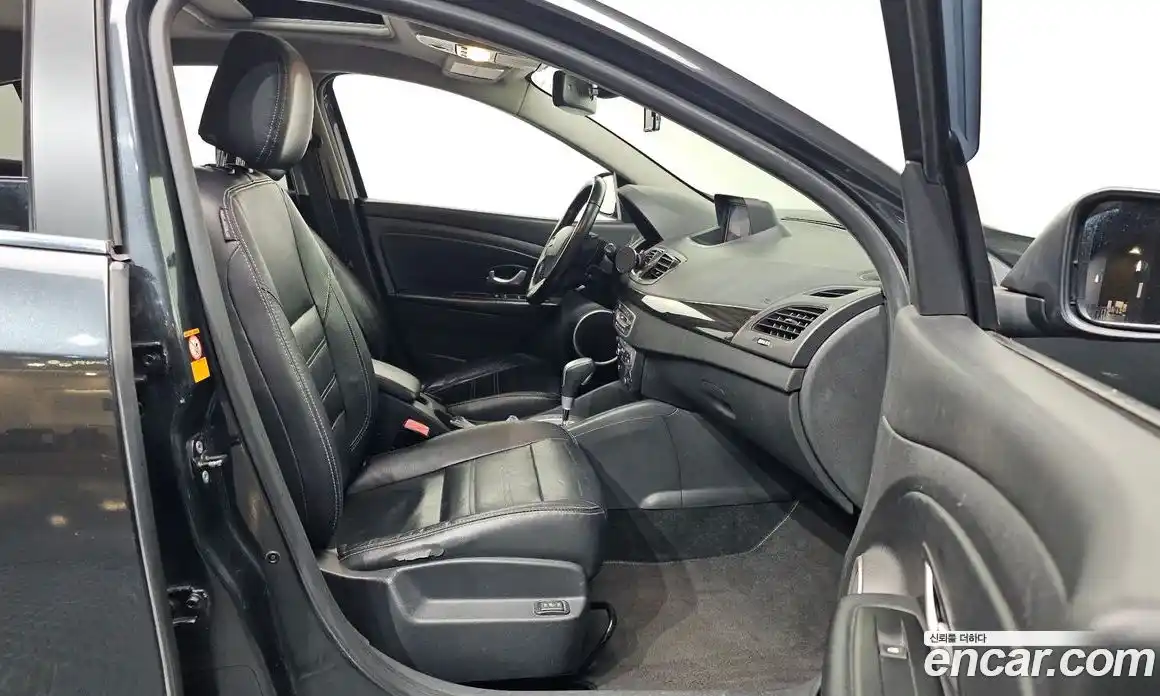 Renault SM3 2013 1.6 Автомат в Москве № 106659, фото 19