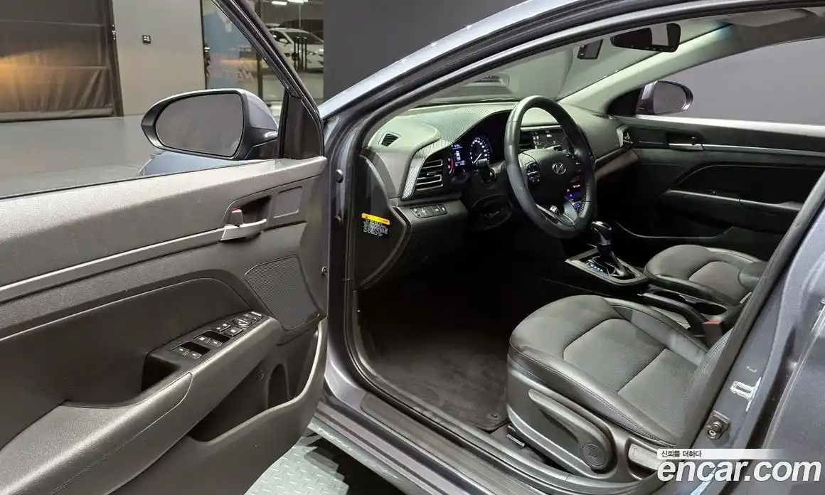 Hyundai Avante 2020 1.6 Автомат в Москве № 112482, фото 8