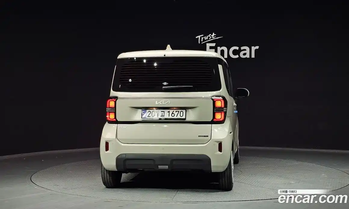 Kia Ray 2023 1.0 Автомат в Москве № 115119, фото 13