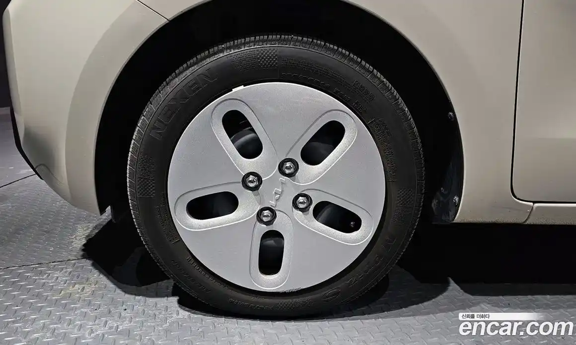 Kia Ray 2023 1.0 Автомат в Москве № 115119, фото 15