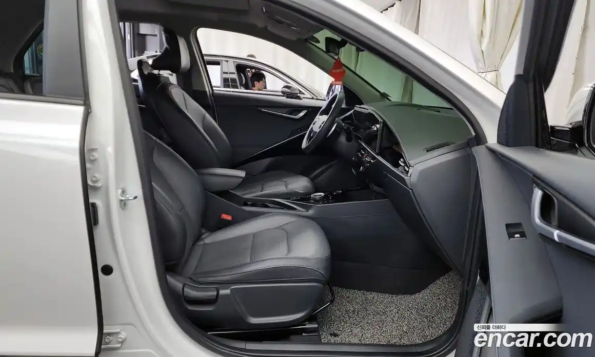 Kia Niro 2023 1.6 Автомат в Москве № 120605, фото 11