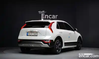 Kia Niro 2023 1.6 Автомат в Москве № 120605, миниатюра 2