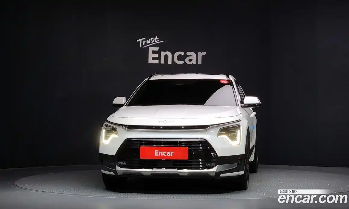 Kia Niro 2023 1.6 Автомат в Москве № 120605, фото 3