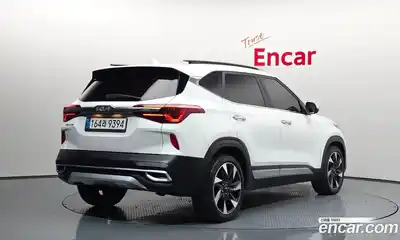 Kia Seltos 2023 1.6 Автомат в Москве № 122299, миниатюра 2