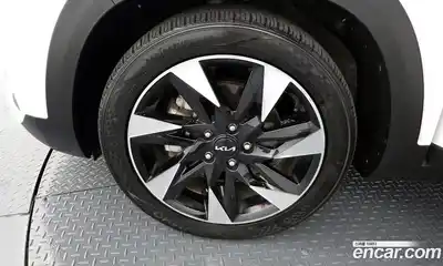 Kia Seltos 2023 1.6 Автомат в Москве № 122299, миниатюра 5