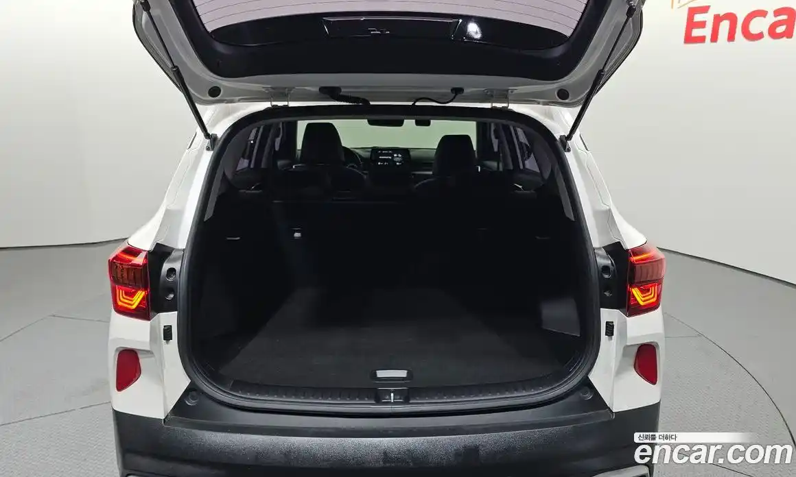 Kia Seltos 2020 1.6 Автомат в Москве № 132050, фото 17