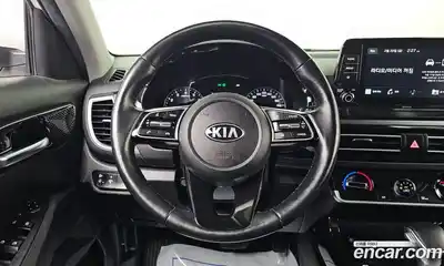 Kia Seltos 2020 1.6 Автомат в Москве № 132050, миниатюра 4