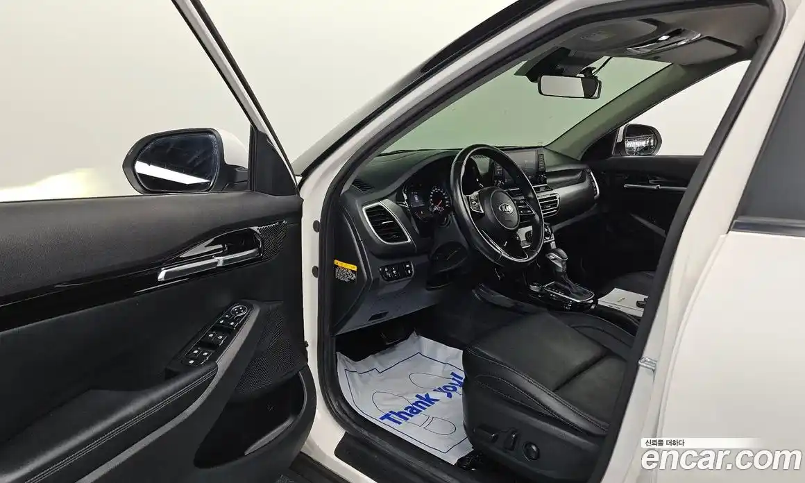 Kia Seltos 2020 1.6 Автомат в Москве № 132050, фото 9