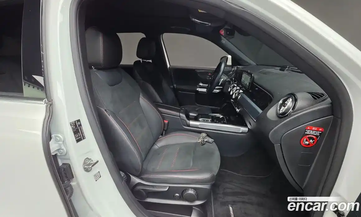 Mercedes-Benz GLB-Class 2022 2.0 Автомат в Москве № 135045, фото 17