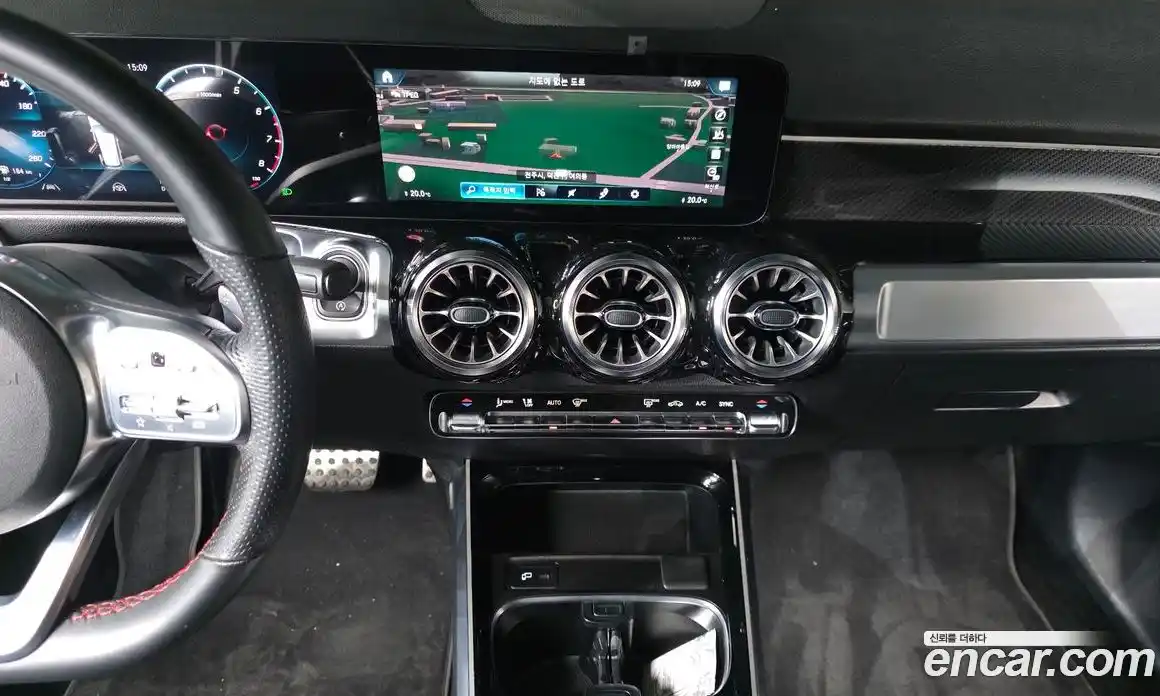 Mercedes-Benz GLB-Class 2022 2.0 Автомат в Москве № 135045, фото 3