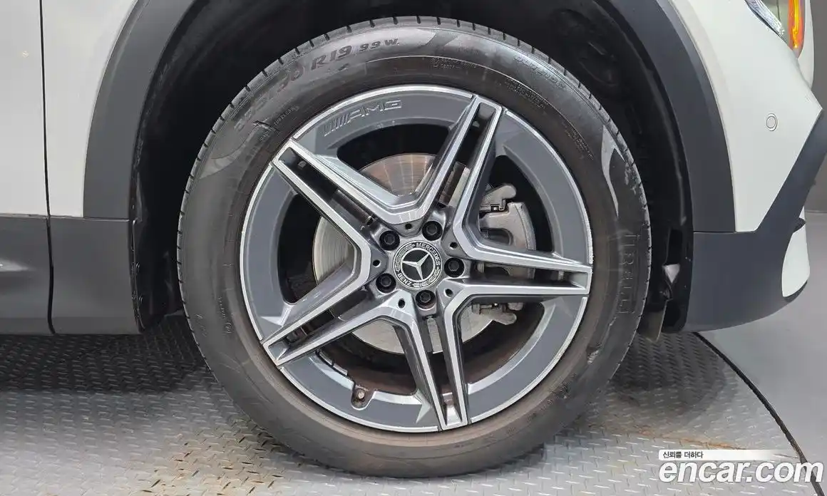 Mercedes-Benz GLB-Class 2022 2.0 Автомат в Москве № 135045, фото 10