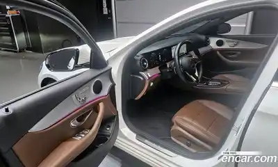 Mercedes-Benz E-Class 2021 2.0 Автомат в Москве № 140053, миниатюра 3