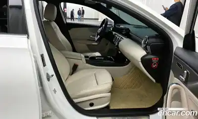 Mercedes-Benz A-Class 2023 2.0 Автомат в Москве № 142473, миниатюра 12