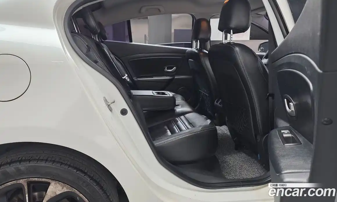 Renault SM3 2016 1.6 Автомат в Москве № 147866, фото 18